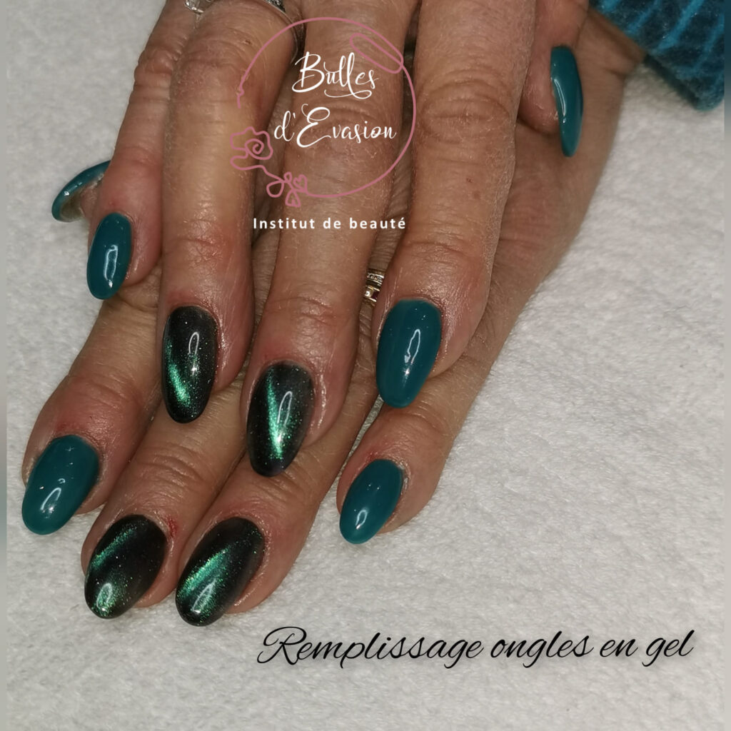 Ongles gel vert bleu